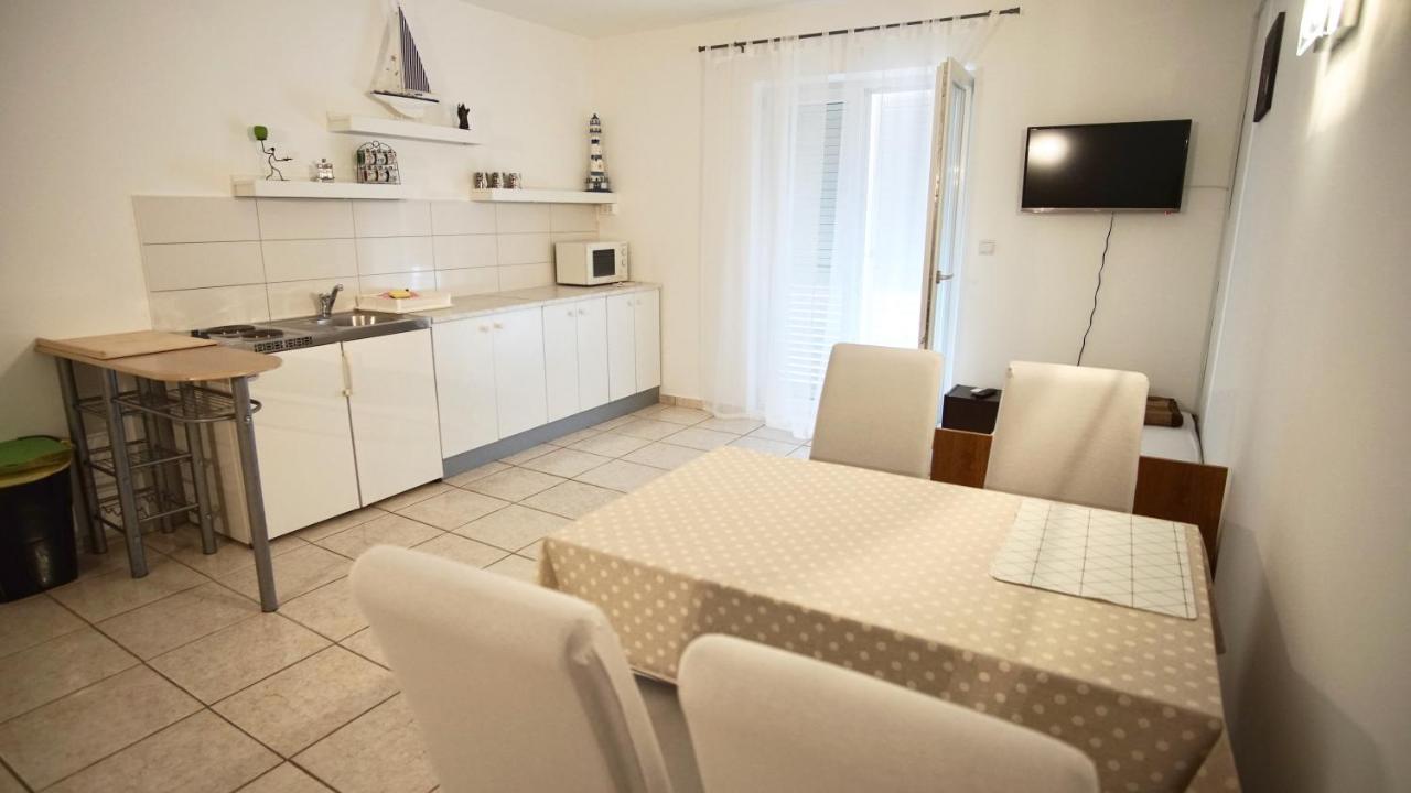 Apartments Victoria Трогир Экстерьер фото