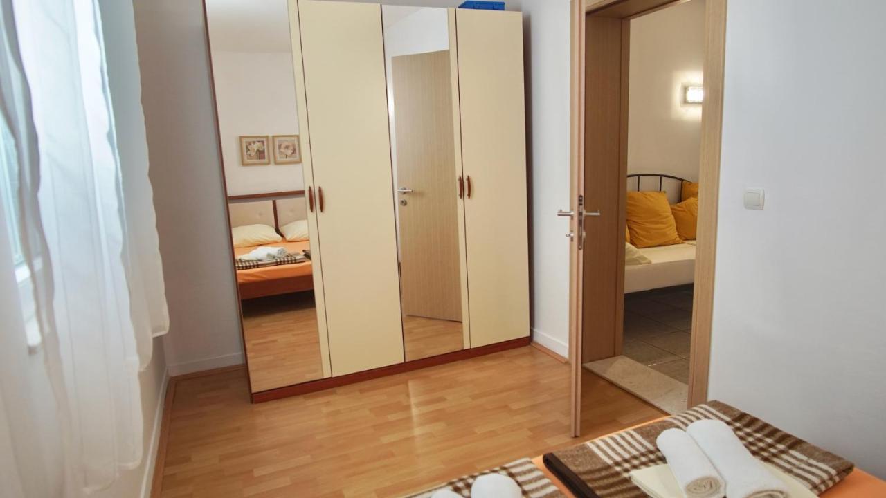 Apartments Victoria Трогир Экстерьер фото