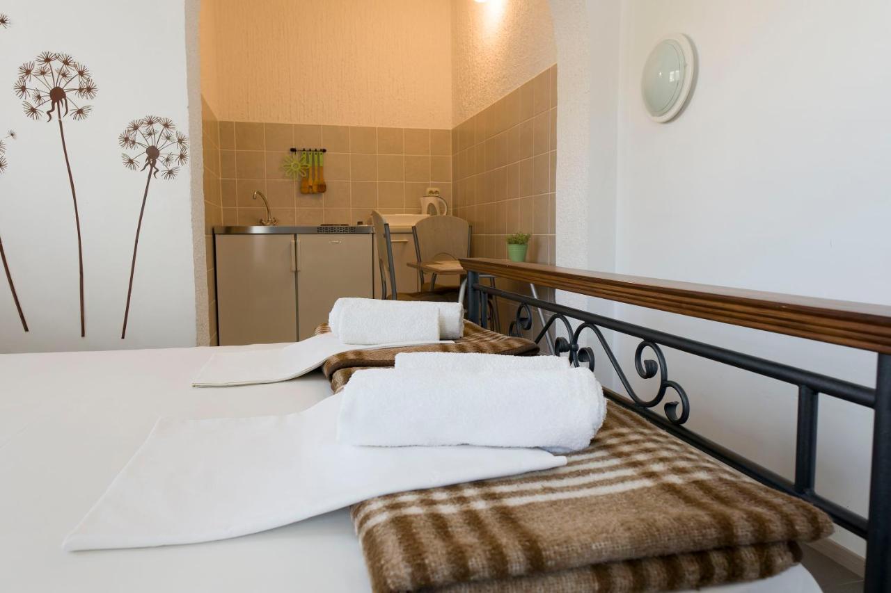 Apartments Victoria Трогир Экстерьер фото