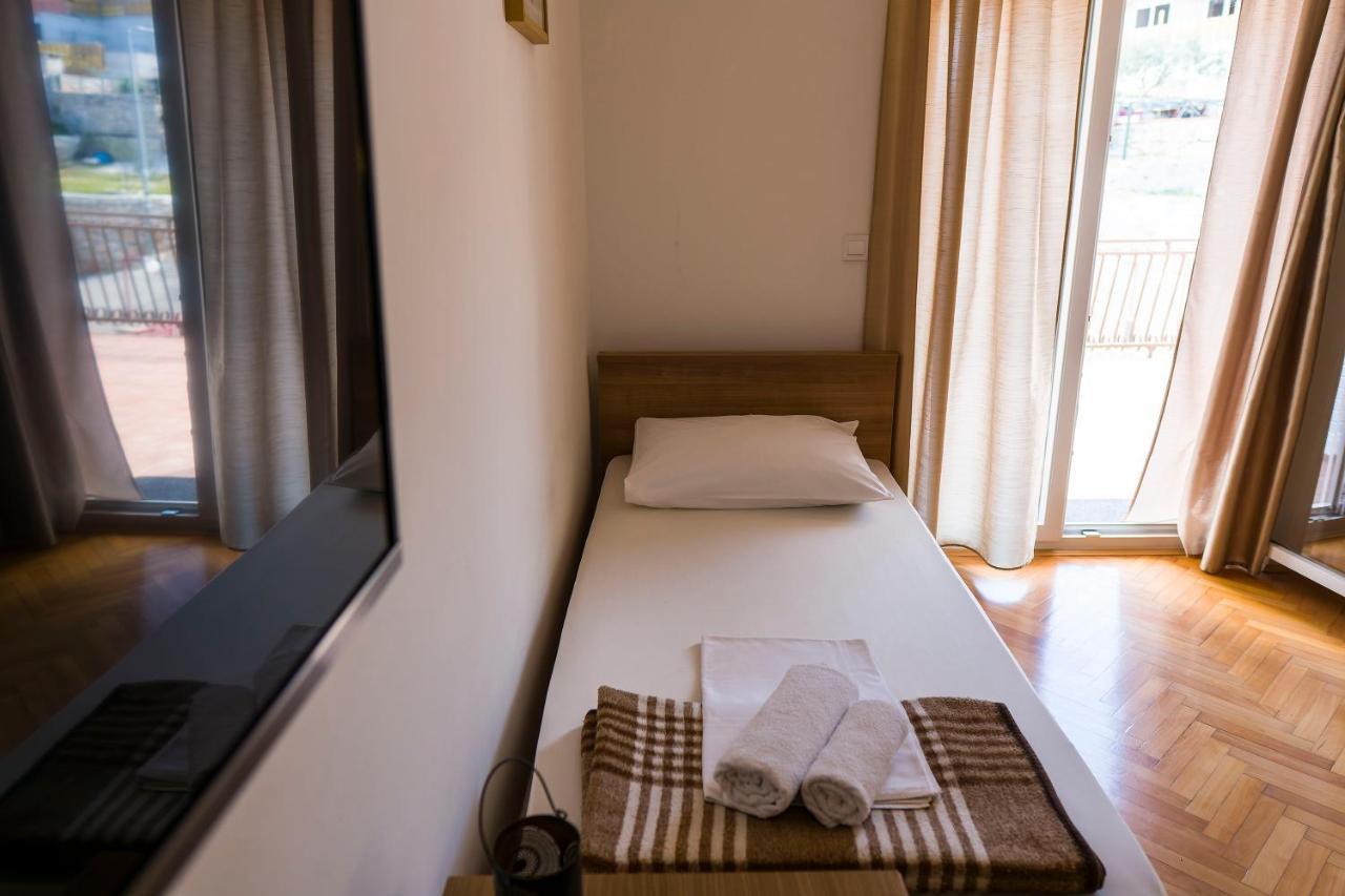 Apartments Victoria Трогир Экстерьер фото