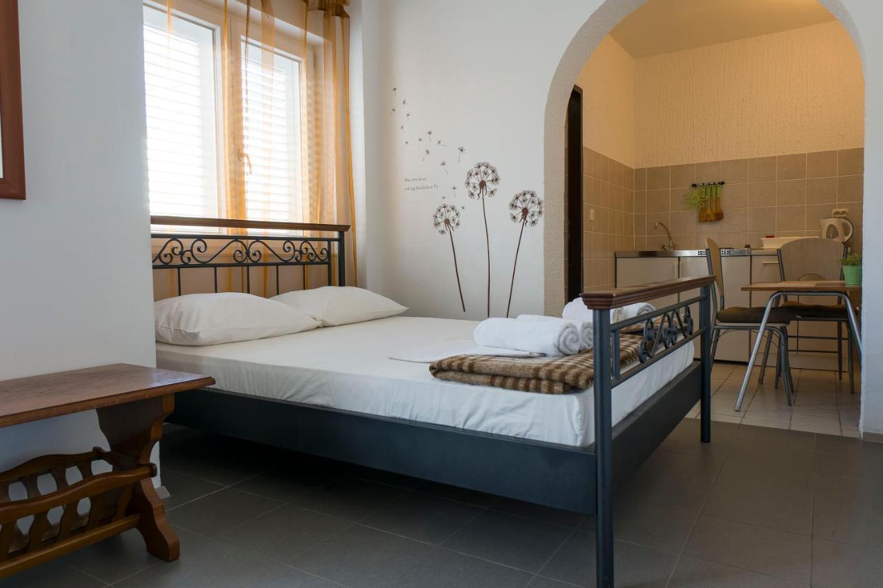 Apartments Victoria Трогир Экстерьер фото