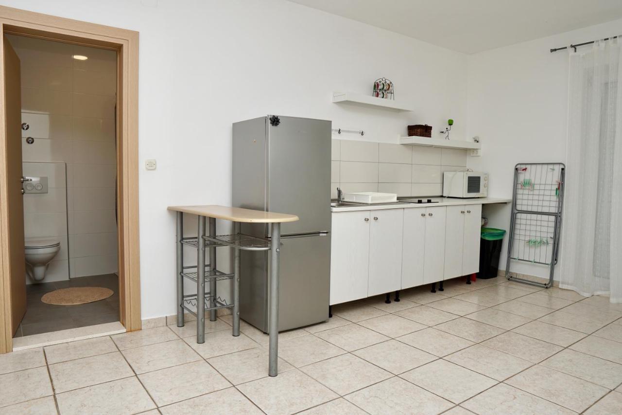 Apartments Victoria Трогир Экстерьер фото