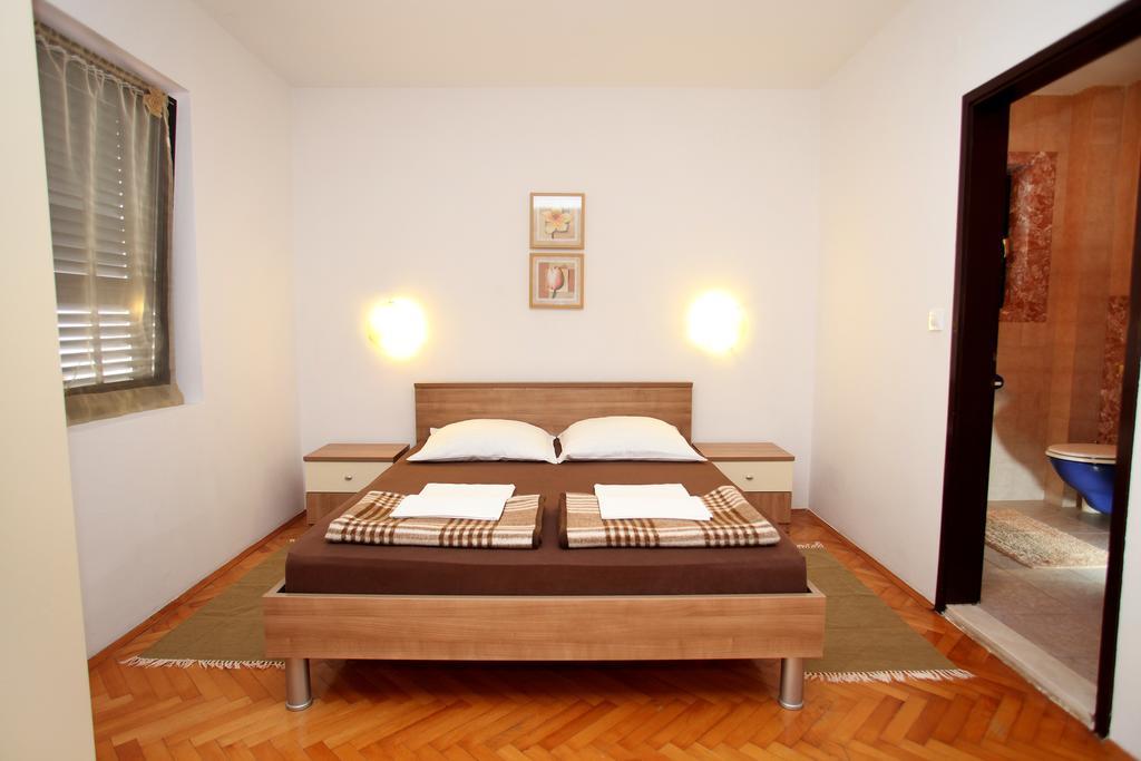 Apartments Victoria Трогир Экстерьер фото