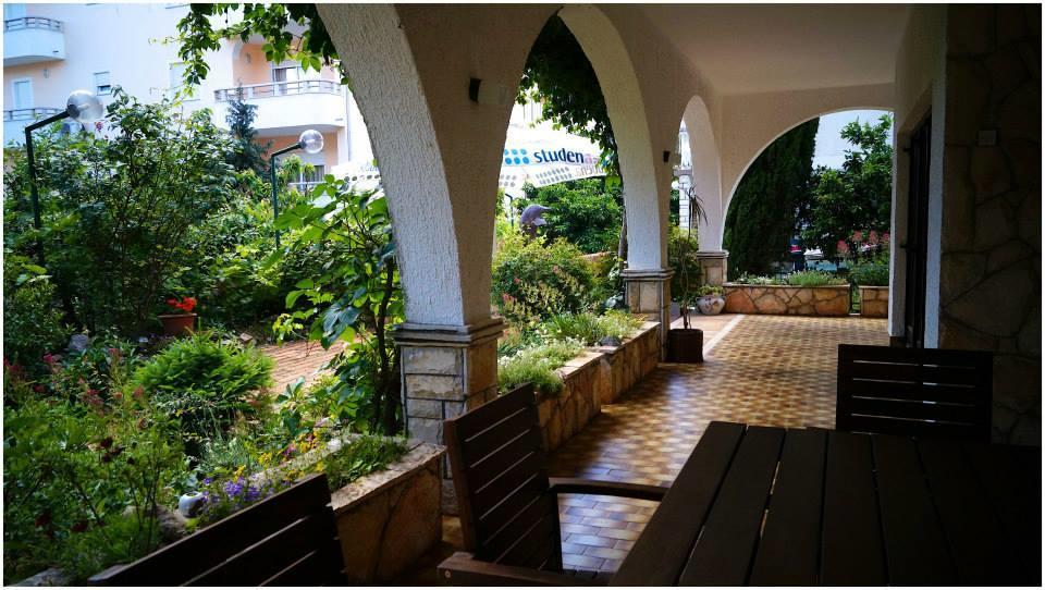 Apartments Victoria Трогир Экстерьер фото