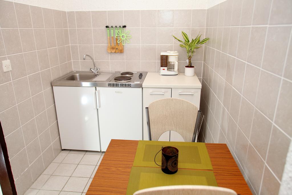 Apartments Victoria Трогир Экстерьер фото